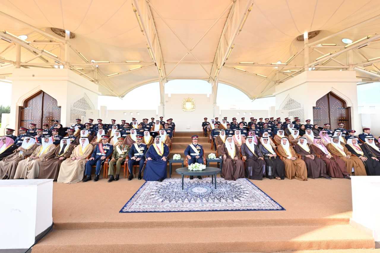 في احتفال وزارة الداخلية بمناسبة يوم شرطة البحرين ... معالي وزير الداخلية: هذه الوزارة السيادية يستقيم أمرها بالولاء والإخلاص ويمس سمعتها ما هو عكس ذلك ولم ولن أسمح إلا بما يرفع شأنها ويصون مكانتها<